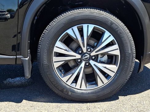 Certified 2023 Nissan Rogue SV w/ SV Premium B Package AWD/4WD image 9