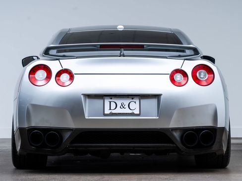 Used 2009 Nissan GT-R Premium AWD/4WD image 7