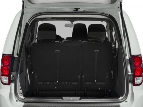 Used 2018 Dodge Grand Caravan SE image 15