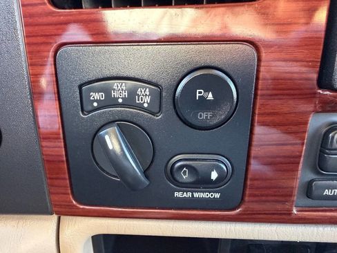 Used 2005 Ford F250 Lariat image 22