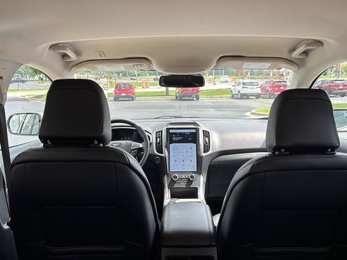 Used 2024 Ford Edge SEL w/ Convenience Package AWD/4WD image 29