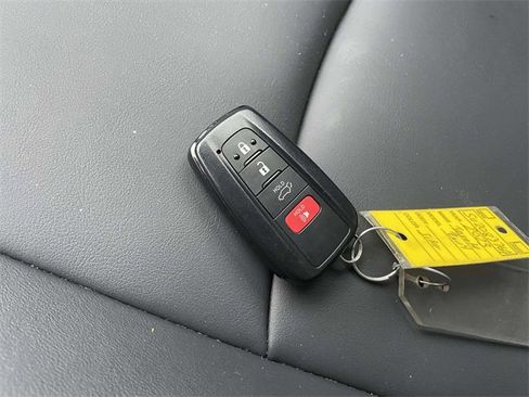 Used 2023 Toyota RAV4 XLE Premium image 34