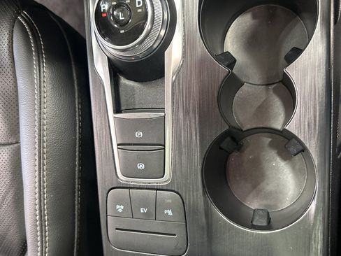 Used 2022 Ford Escape Titanium image 44