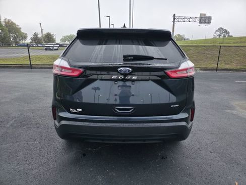 Used 2022 Ford Edge SE image 6