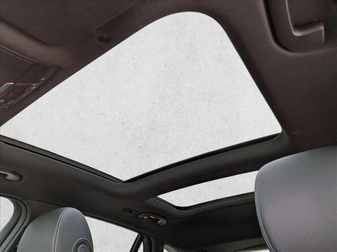 Used 2022 Mercedes-Benz GLC 300 4MATIC image 11
