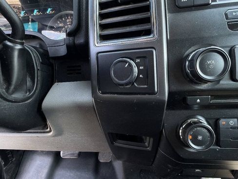 Used 2018 Ford F150 XLT AWD/4WD image 19