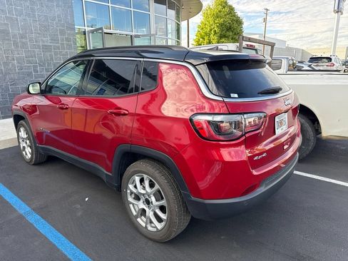 Used 2025 Jeep Compass Limited AWD/4WD image 4