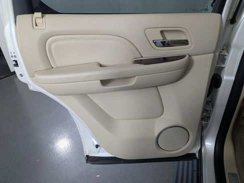Used 2007 Cadillac Escalade AWD w/ Information Package image 14