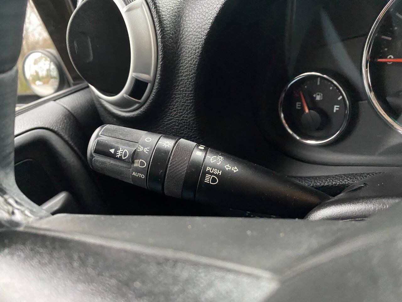 Used 2015 Jeep Wrangler Unlimited Rubicon AWD/4WD image 23