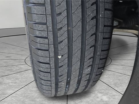 Used 2025 Nissan Rogue SV FWD image 28