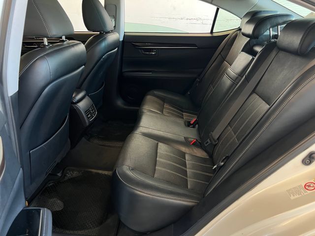 Used 2018 Lexus ES 350 w/ Luxury Package w/Wood Trim FWD image 30
