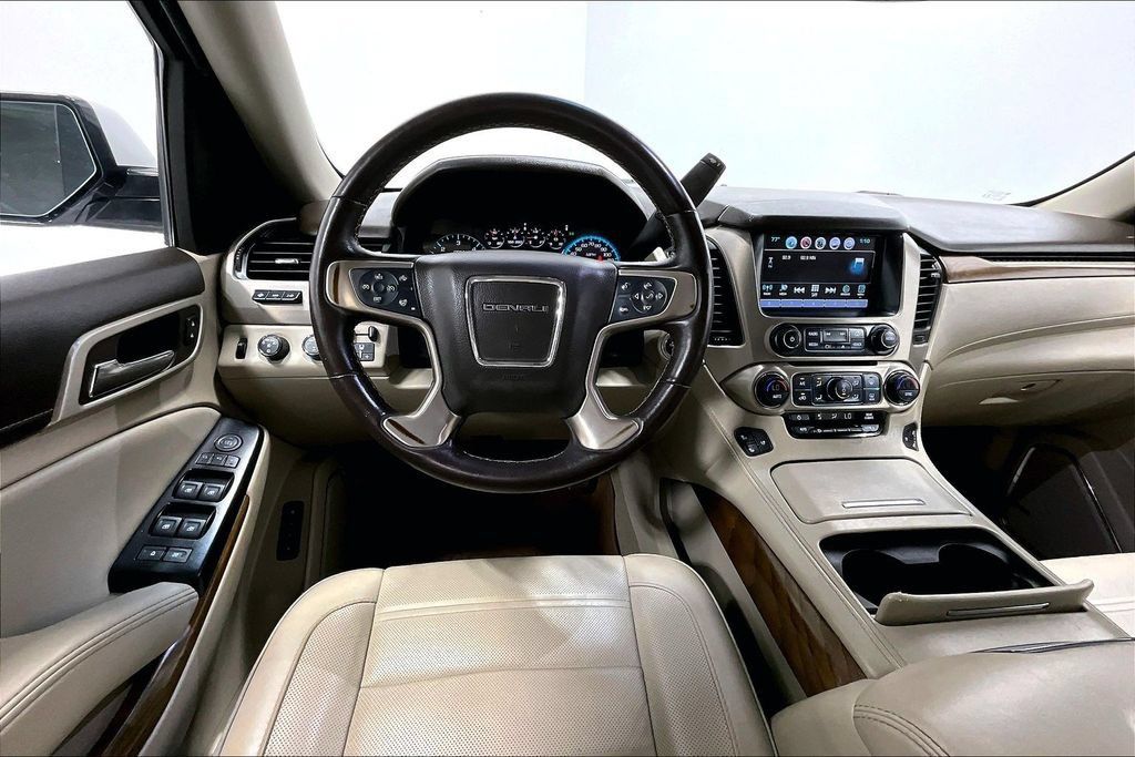 Used 2020 GMC Yukon Denali w/ Open Road Package AWD/4WD image 6