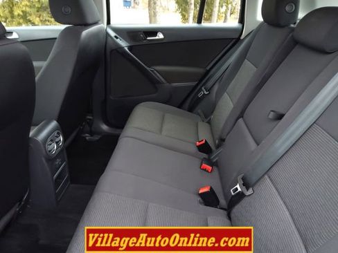 Used 2017 Volkswagen Tiguan S image 25