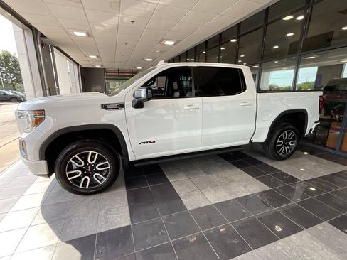 Used 2021 GMC Sierra 1500 AT4 w/ AT4 Preferred Package AWD/4WD image 3