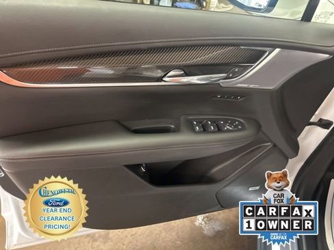 Used 2023 Cadillac XT6 Sport w/ Technology Package image 11