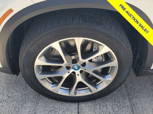 Used 2025 BMW X5 xDrive50e AWD/4WD image 4