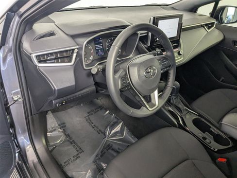 Used 2025 Toyota Corolla SE image 9