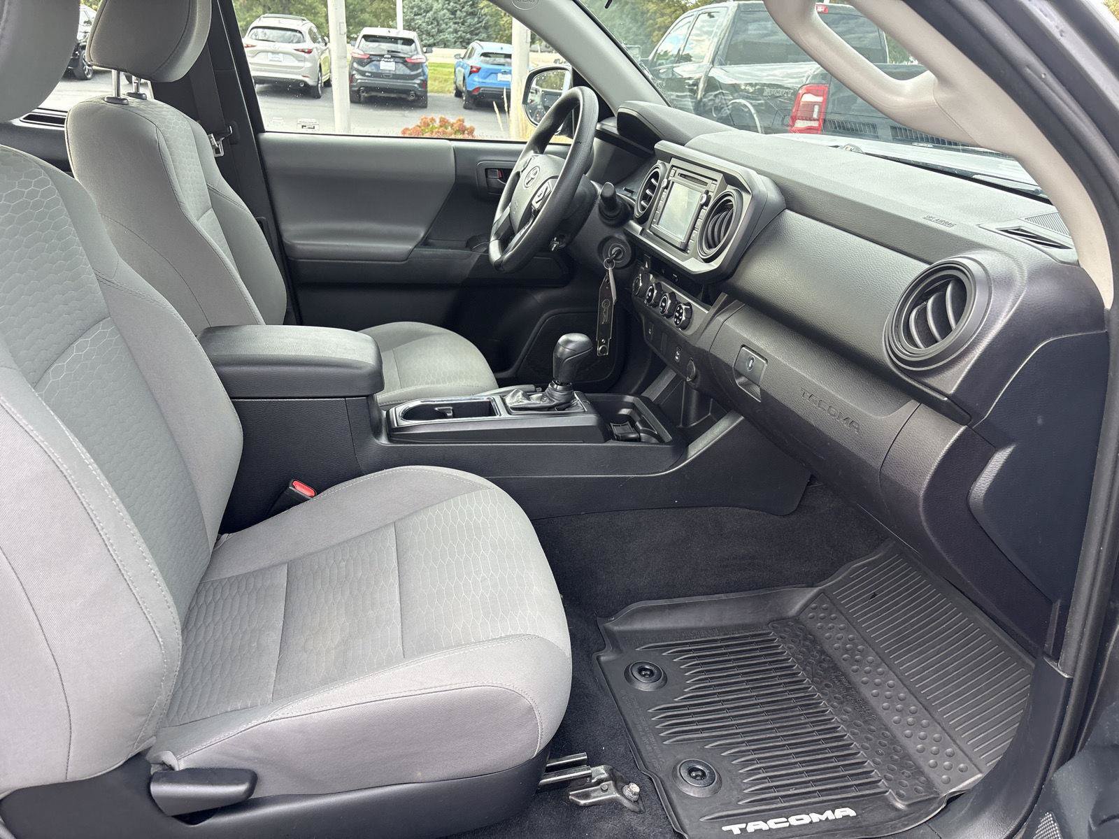Used 2018 Toyota Tacoma SR AWD/4WD image 12