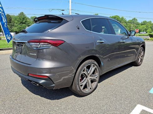 Used 2022 Maserati Levante Modena image 4