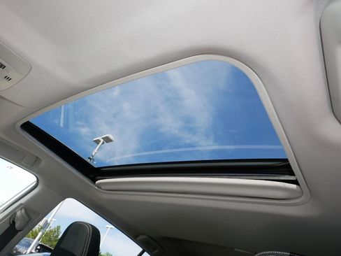 Used 2014 Toyota RAV4 XLE AWD/4WD image 29