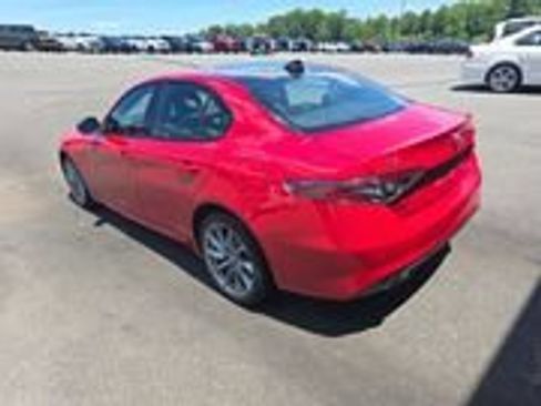 Used 2024 Alfa Romeo Giulia Ti AWD/4WD image 2