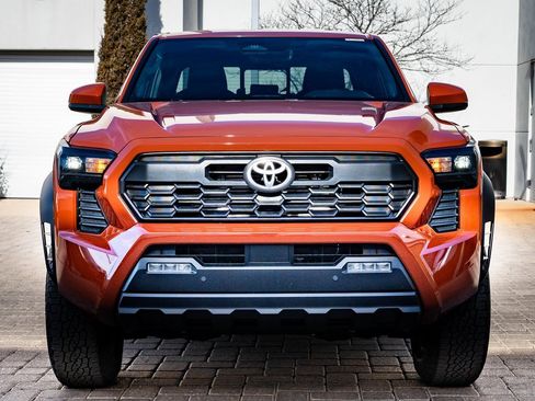 Used 2025 Toyota Tacoma TRD Off-Road w/ TRD Off Road Upgrade Package image 2