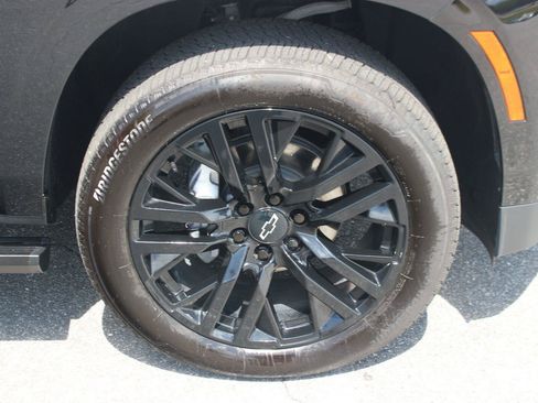 Used 2025 Chevrolet Tahoe Premier AWD/4WD image 43