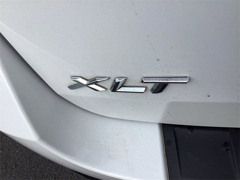 Used 2020 Ford Explorer XLT image 28