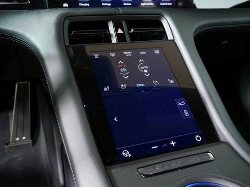 New 2026 Porsche Taycan image 18