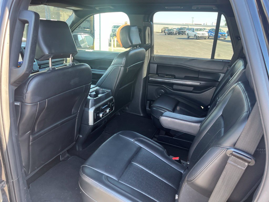Used 2020 Ford Expedition XLT w/ Equipment Group 202A AWD/4WD image 23
