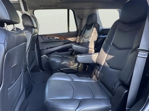 Used 2020 Cadillac Escalade Luxury image 27