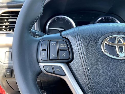 Used 2016 Toyota Highlander Plus image 21