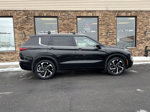 Used 2022 Mitsubishi Outlander SEL image 6