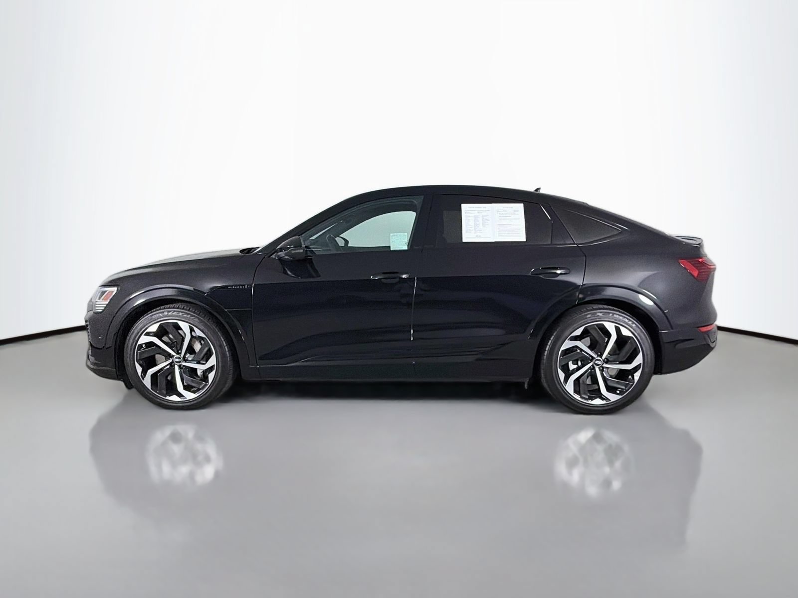Certified 2024 Audi Q8 e-tron Prestige w/ Prestige Package AWD/4WD image 4