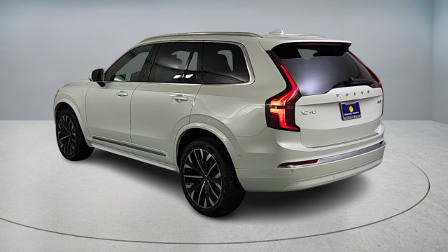 Used 2026 Volvo XC90 B6 Plus w/ Protection Package Premier AWD/4WD image 5