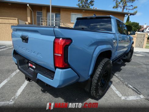 Used 2026 Toyota Tacoma SR5 AWD/4WD image 8