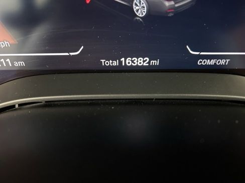 Used 2023 BMW 540i xDrive w/ M Sport Package image 33