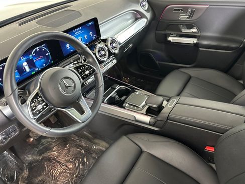 Used 2023 Mercedes-Benz EQB 300 4MATIC w/ Exclusive Package image 9