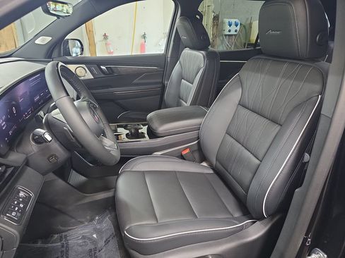 New 2026 Buick Enclave Avenir w/ Super Cruise Package AWD/4WD image 17