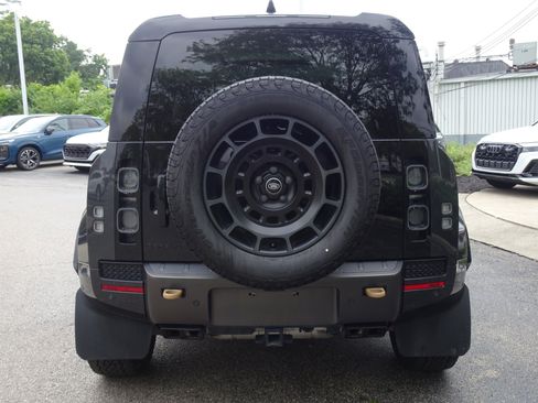 Used 2025 Land Rover Defender 110 AWD/4WD image 4