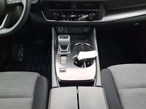 Certified 2023 Nissan Rogue SV image 11