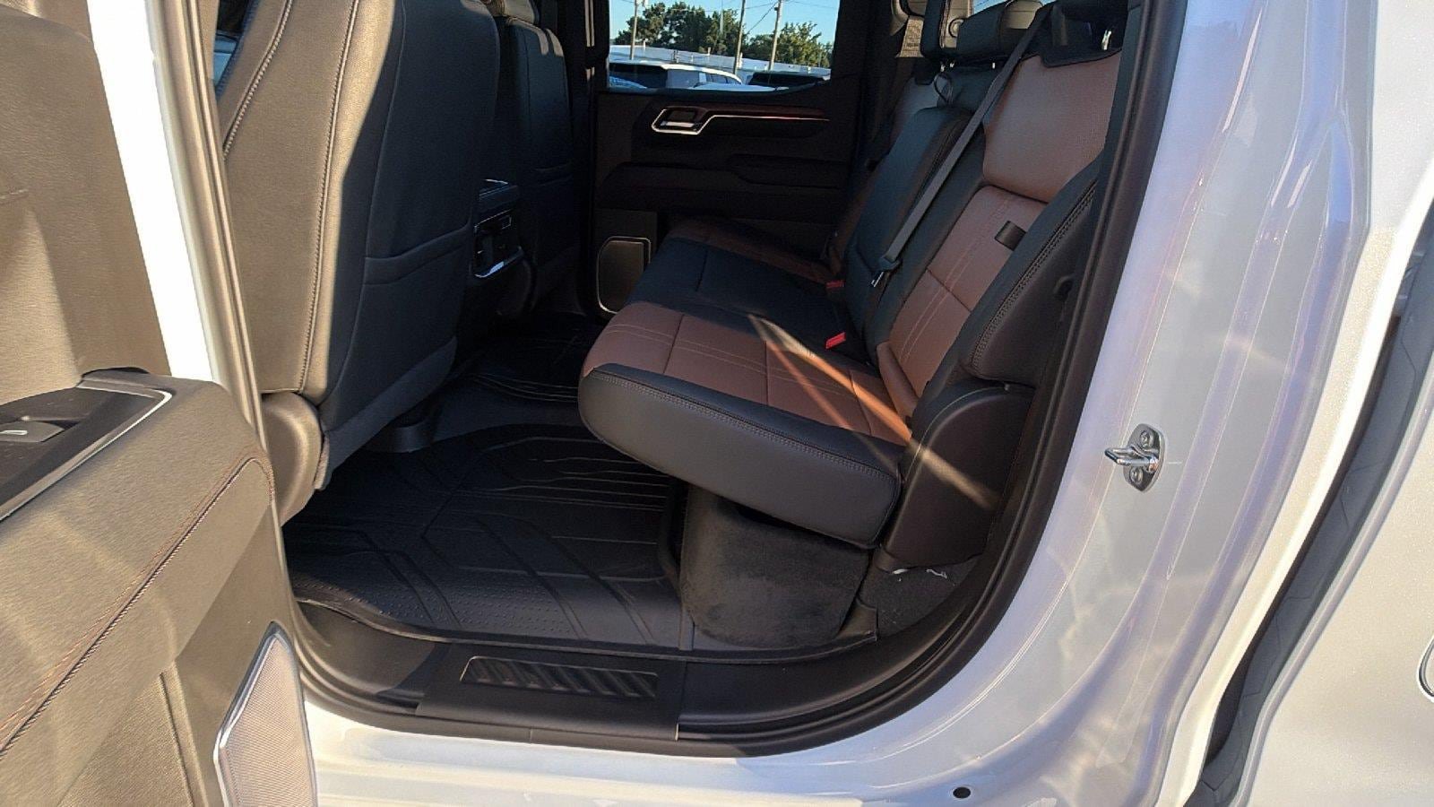 New 2026 Chevrolet Silverado 1500 High Country w/ High Country Premium Package AWD/4WD image 20