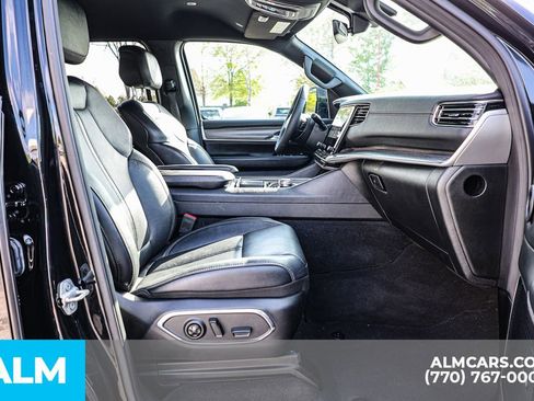 Used 2024 Jeep Wagoneer Series II w/ Flexible Seating Group RWD image 22
