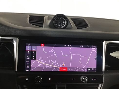 Certified 2023 Porsche Macan Turbo AWD/4WD image 37