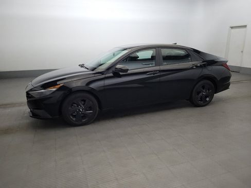 Used 2023 Hyundai Elantra SEL FWD image 2