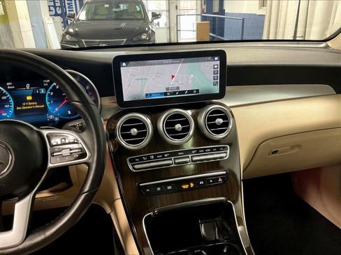 Used 2022 Mercedes-Benz GLC 300 4MATIC image 18