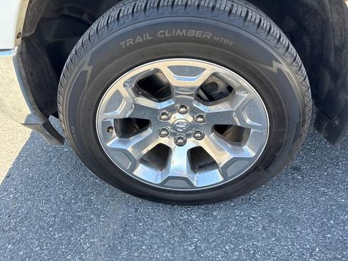 Used 2023 RAM 1500 Big Horn AWD/4WD image 25