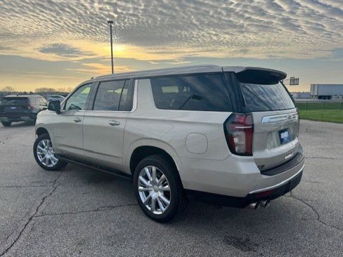 Used 2021 Chevrolet Suburban High Country image 7