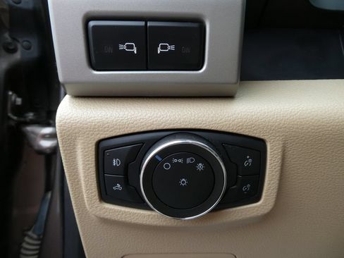 Used 2020 Ford F350 Lariat w/ Lariat Ultimate Package AWD/4WD image 27