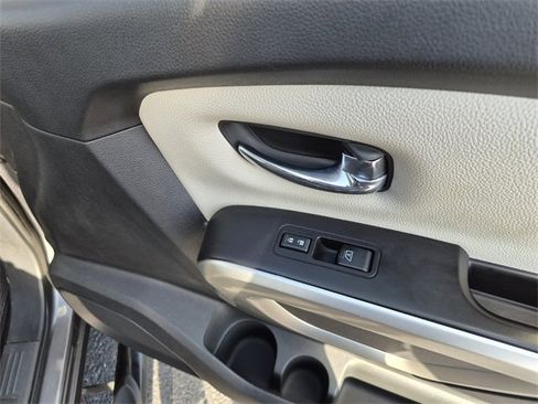 Certified 2020 Nissan Titan SV w/ SV Convenience Package image 14